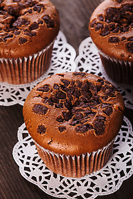 포토 JPG 해외이미지 종이 음식 빵 백그라운드 다이어트 재료 디저트 사탕 사람없음 갈색 쿠키 과자 케이크 초콜릿 식사 어둠 빵집 흰색 축하 대접 신선 달콤 맛 아침식사 유혹 설탕 컵케이크 굽기 머핀 칼로리 점심식사 페스츄리 해로움 핸드메이드 해외202004 해외포토 컬러 컨셉 건강 상점 구이 파일형식 이미지허브