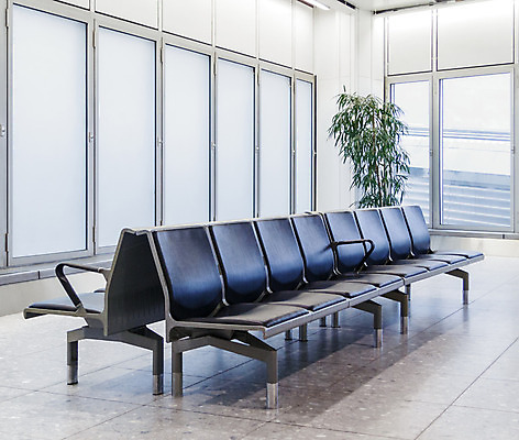 포토 JPG 해외이미지 여행 의자 비즈니스 건축양식 창문 교통시설 유리 휴가 바닥 비행기 앉기 사람없음 내부 건물 빛 방 휴게실 기다림 역 공항 도착 출발 대문 지역 지연 터미널 해외202004 해외포토 건축물 건축 가구 교통 컨셉 항공교통 모션 재질 대중교통 문 시설 파일형식 이미지허브