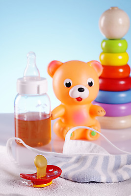 포토 JPG 해외이미지 실내 사람없음 장난감 곰인형 아기용품 젖병 노리개젖꼭지 동물인형 고리던지기 아기양말 해외202004 해외포토 인형 내부 던지기 오브젝트 파일형식 이미지허브