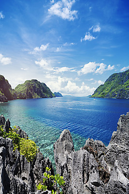 포토 JPG 해외이미지 구름 아시아 바다 여행 자연 하늘 휴가 열대 산 풍경 사람없음 여름 파란색 관광지 야자수 동남아시아 젖음 보트 산호 언덕 석호 명승지 열대기후 터키석 해외202004 해외포토 자연요소 나무 계절 나라 컬러 배_교통 자포동물 보석 생태계 파일형식 이미지허브