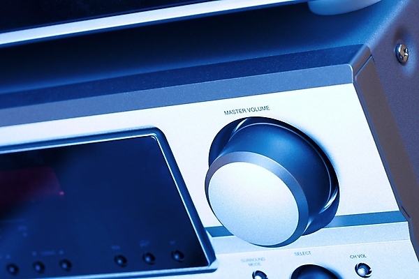 포토 JPG 해외이미지 음악 백그라운드 부분 주택 손잡이 사람없음 파란색 전자제품 빛 금속 기계 소리 듣기 장비 CD 닫기 은색 볼륨 극장 묘사 오브젝트 수화기 오디오 시스템 스테레오 주인 DVD 제어 조율 철강 플레이어 해외202004 해외포토 컬러 모션 재질 문화예술 건물 전화기 파일형식 이미지허브