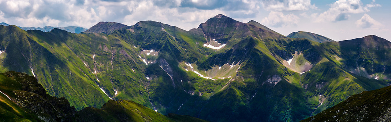 포토 JPG 해외이미지 구름 공원 백그라운드 자연 산 파노라마 풍경 경사 사람없음 야외 여름 귀여움 환경 분위기 가장자리 땅 언덕 산등성이 장면 층 루마니아 혹 흙더미 산악지대 절정 평야 해외202004 해외포토 자연요소 계절 공공시설 유럽 컨셉 촬영기법 흙 둘레 생태계 파일형식 더미 이미지허브