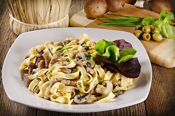 포토 JPG 해외이미지 접시 음식 토마토 채소 치즈 파프리카 파스타 건강 육류 돼지고기 스테이크 요리 비프스테이크 사람없음 초록색 노란색 식사 버섯 이탈리아 샐러드 소고기 튀김 껍질 흰색 신선 향신료 국수 올리브 햄 반죽 후추 바질 마카로니 식품점 탈리아텔레 해외202004 해외포토 식기 열매 유럽 컬러 식재료 유제품 서양음식 상점 면류 파스타면 향미료 파일형식 이미지허브