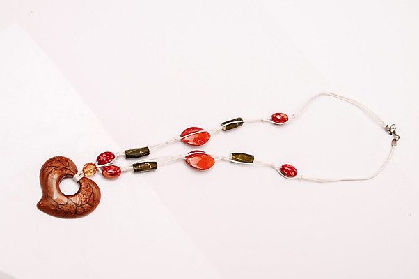 포토 JPG 해외이미지 모델 여자 행복 선물 성인 사람없음 장식 빛 컬러풀 유행 장비 흰색 화려 황금 고급 우아함 보석 고립 스타일 해외202004 해외포토 감정 컬러 컨셉 사람 광석 파일형식 이미지허브