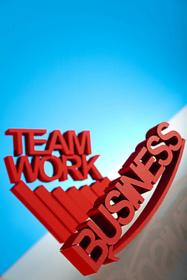 포토 JPG 해외이미지 화살표 비즈니스 그래프 협력 실내 타이포그라피 사람없음 반사 파란배경 해외202004 해외포토 문자 백그라운드 내부 파란색 파일형식 이미지허브