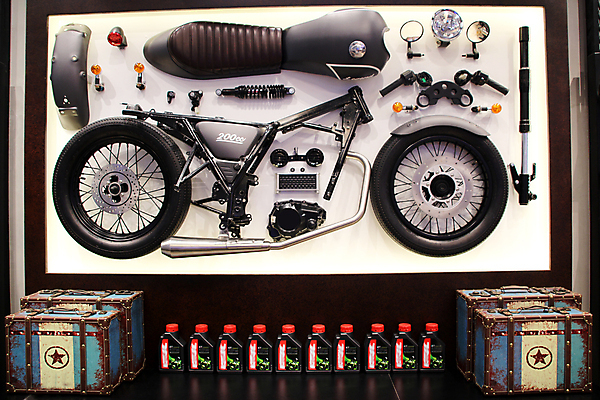 포토 JPG 해외이미지 일러스트 불꽃 흑백 사람없음 빛 세트 금속 여행가방 자전거 검은색 힘 기계 오토바이 나사 바퀴 수리 승차 철 묘사 서비스 속도 순환 연료 튜브 엔진 정비공 기어 공학 모터 유지 고립 배기가스 실린더 철강 해외202004 해외포토 교육 컬러 가방 모션 재질 불 촬영기법 바이크 공구 기술자 파일형식 이미지허브