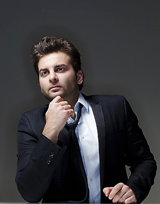 포토 JPG 해외이미지 직업 라이프스타일 손 남자 셔츠 생각 비즈니스 사업가 넥타이 휴식 한명 사람 앉기 정장 성인 표현 비즈니스맨 책상 경영 고립 해외202004 해외포토 1 잡화 옷 가구 컨셉 상의 모션 생활 신체부위 직장인 파일형식 이미지허브