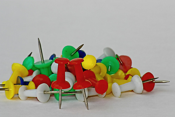 포토 JPG 해외이미지 백그라운드 버튼 사람없음 빨간색 파란색 컬러풀 사무실 노란색 어둠 기록 회계 해외202004 해외포토 컬러 비즈니스 경제 파일형식 이미지허브