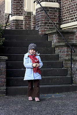 포토 JPG 해외이미지 공원 얼굴 어린이 백그라운드 셔츠 오렌지 독일 한명 10대 가로 세로 초록색 금발 노란색 귀걸이 검은색 입 소프트포커스 8 작음 큼 만족 7 천진난만 해외202004 해외포토 1 헤어스타일 공공시설 감정 유럽 컬러 컨셉 상의 과일 장신구 청소년 촬영기법 사람 신체부위 숫자 크기 파일형식 이미지허브