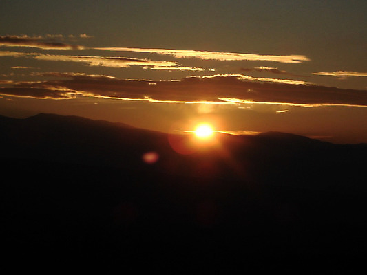 포토 JPG 해외이미지 구름 백그라운드 자연 산 파노라마 풍경 사람없음 태양 일몰 광선 저녁 수평선 해외202004 해외포토 자연요소 촬영기법 노을 야간 생태계 파일형식 이미지허브