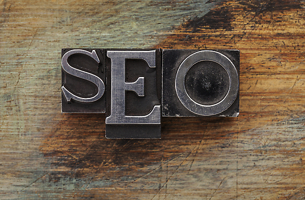 포토 JPG 해외이미지 영어 실내 정보기술 타이포그라피 사람없음 금속 블록 검색 SEO 활자 나무배경 해외202004 해외포토 문자 백그라운드 재질 기술 내부 활자판 파일형식 이미지허브