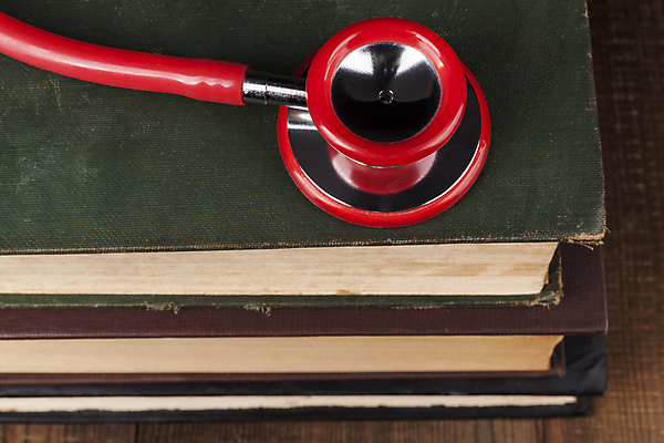 포토 JPG 해외이미지 직업 교육 과학 포즈 백그라운드 학교 청진기 건강 병원 사람없음 목재 치료 책 빨간색 스터디 약 쌓기 금속 진료 듣기 장비 시험 의사 수확 골동품 공구 하트 긴급 도서관 맥박 질병 읽기 측정 오브젝트 법 고립 백과사전 옛날 해외202004 해외포토 모양 나무 컬러 농업 재료 의학 의료기기 모션 재질 학습 의료진 도구 사전 파일형식 이미지허브