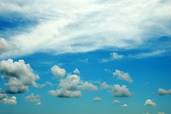 포토 JPG 해외이미지 구름 계절 하늘색 백그라운드 패턴 자연 하늘 날씨 추상 풍경 사람없음 야외 여름 파란색 빛 햇빛 태양 평화 우주 환경 맑음 침묵 자유 흰색 분위기 장면 천국 솜털 흐림 오존 해외202004 해외포토 자연요소 컬러 컨셉 무늬 소리 생태계 파일형식 이미지허브