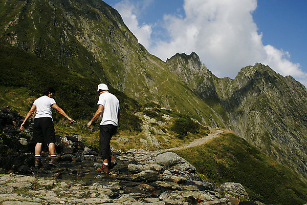 포토 JPG 해외이미지 공원 여자 남자 스포츠 가족 자연 산 함께함 사랑 풍경 성인 사람없음 야외 하이킹 해외202004 해외포토 공공시설 감정 컨셉 관계 레저 사람 생태계 파일형식 이미지허브
