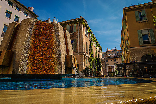 포토 JPG 해외이미지 유럽 여행 건축양식 하늘 호텔 휴가 거리 주택 사람없음 건물 물 프랑스 도시 분수 정사각형 마르세유 옛날 해외202004 해외포토 자연요소 도형 건축물 건축 나라 숙소 파일형식 이미지허브