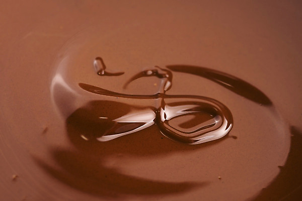 포토 JPG 해외이미지 음식 파도 백그라운드 재료 요리 사람없음 세로 갈색 과자 초콜릿 어둠 펼침 흐름 우유 소용돌이 대접 뜨거움 액체 붓기 달콤 떨어짐 매끈함 실크 설탕 굽기 먹기 크림 질감 열정 토핑 코코아 해외202004 해외포토 감정 음료 바다 컬러 컨셉 모션 디저트 유제품 회오리 직물 감각 맛 구이 파일형식 이미지허브