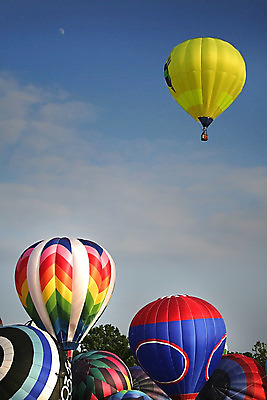 포토 JPG 해외이미지 주간 하늘 풍경 사람없음 야외 열기구 비행 해외202004 해외포토 자연요소 항공교통 파일형식 이미지허브