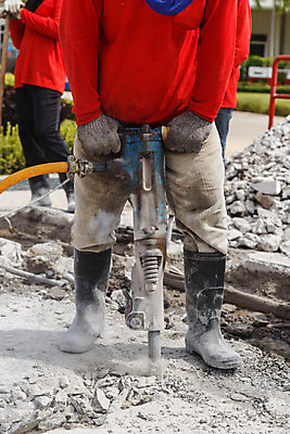 포토 JPG 해외이미지 산업 노동자 바닥 사람 사람없음 힘 기계 소리 장비 공구 업무 위험 시멘트 무거움 공학 땅바닥 송곳 콘크리트 해외202004 해외포토 직업 교육 컨셉 도구 작업 무게 파일형식 이미지허브