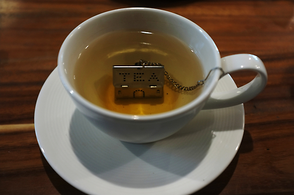 포토 JPG 해외이미지 라이프스타일 음료 음식 백그라운드 잎 자연 유리 탁자 휴식 건강 사람없음 목재 컵 초록색 물 금속 주방 검은색 머그컵 기구 신선 뜨거움 액체 더위 허브 오브젝트 유기농 만들기 아로마 향 망사 내추럴 고립 양조 우롱차 해외202004 해외포토 자연요소 나무 식물 식기 웰빙 컬러 가구 컨셉 재료 모션 재질 날씨 생활 차_음료 직물 생태계 파일형식 이미지허브