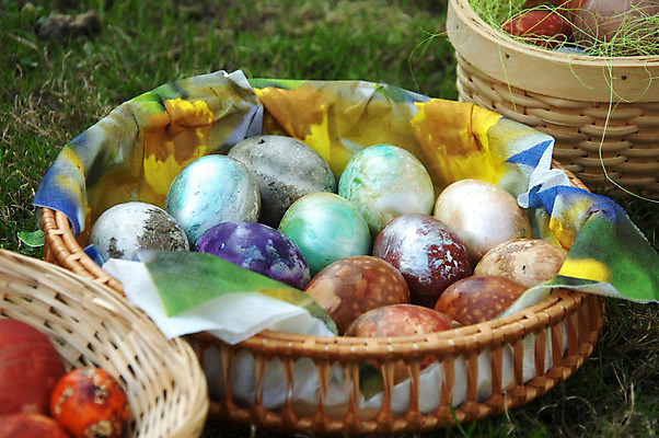 포토 JPG 해외이미지 식물 전통 디자인 계절 행복 음식 분홍색 백그라운드 컨셉 자연 휴가 사람없음 야외 장식 초록색 빛 컬러풀 갈색 노란색 바구니 축제 페인트 봄 흰색 축하 그룹 둥지 은색 수집 심볼 부활절계란 내추럴 핸드메이드 해외202004 해외포토 감정 컬러 부활절 계란 생태계 파일형식 이미지허브