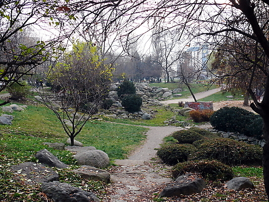 포토 JPG 해외이미지 나무 계절 공원 길 자연 새로움 사람없음 야외 초록색 불가리아 해외202004 해외포토 식물 공공시설 컬러 컨셉 생태계 파일형식 남유럽 이미지허브