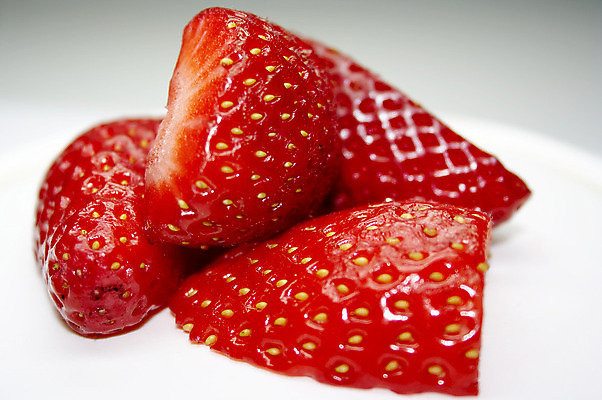 포토 JPG 해외이미지 접시 열매 음식 조각 과일 자연 딸기 디저트 건강 사랑 씨앗 사람없음 빨간색 초록색 여름 카페 신선 달콤 굽기 먹기 크림 상쾌 건강식 해외202004 해외포토 식물 식기 계절 감정 컬러 모션 상점 맛 구이 생태계 파일형식 이미지허브