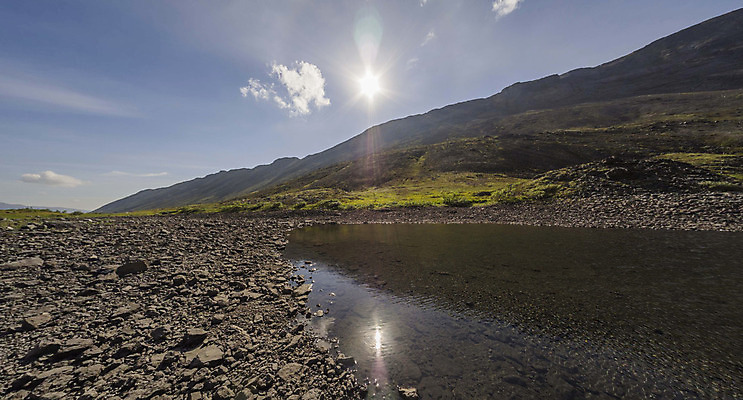 포토 JPG 해외이미지 구름 유럽 도로 호수 여행 자연 하늘 산 그림자 풍경 사람없음 야외 초록색 물 여름 회색 안개 바위 흰색 북극 관목 오르기 러시아 북쪽 내추럴 해외202004 해외포토 자연요소 나무 계절 나라 길 컬러 교통시설 모션 날씨 돌_바위 극지방 방향 생태계 파일형식 이미지허브