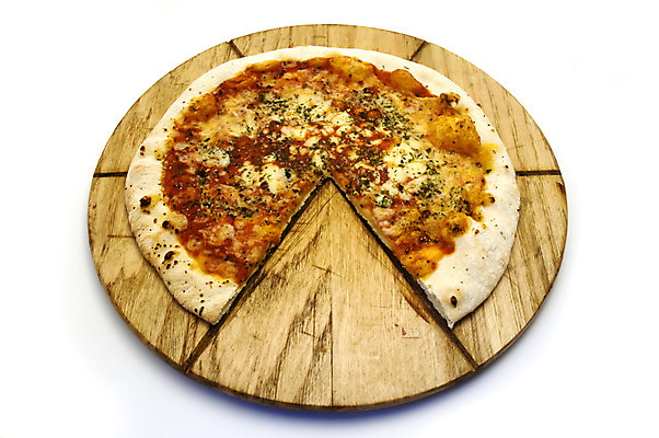 포토 JPG 해외이미지 스튜디오촬영 음식 조각 피자 사람없음 목재 이탈리아 자르기 흰배경 고립 정물화 해외202004 해외포토 나무 유럽 백그라운드 재료 모션 패스트푸드 서양음식 실내 흰색 그림 파일형식 이미지허브