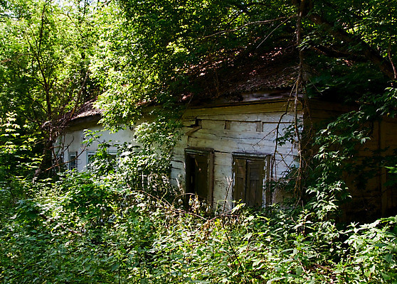 포토 JPG 해외이미지 벽 가구 창문 자연 주택 사람없음 야외 환경 힘 침묵 손상 방 환경오염 역 지저분함 엉킴 쓰레기 가난 강의 사건 버리기 회의실 원자력 깨짐 방사능 방사선 방치 생태학 숨기 옛날 우크라이나 재앙 해외202004 해외포토 교육 유럽 생활용품 컨셉 교통시설 모션 건물 소리 에너지 감각 생태계 파일형식 이미지허브