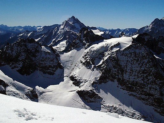 포토 JPG 해외이미지 구름 포스터 호수 스포츠 여행 크리스마스 겨울 가족 하늘 휴가 스키 산 안테나 풍경 경사 사람없음 여름 마을 얼음 봄 시골 인사 소 작음 스위스 휴양지 알프스 엽서 절정 해외202004 해외포토 자연요소 계절 기념일 유럽 통신 포유류 관계 겨울스포츠 장소 예절 크기 편지 파일형식 이미지허브