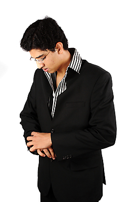 포토 JPG 해외이미지 남자 사업가 한명 동양인 정장 시간 비즈니스맨 인도인 스마트 손목시계 확인 경영 해외202004 해외포토 외국인 직업 1 옷 시계 컨셉 비즈니스 장신구 사람 인종 직장인 파일형식 이미지허브