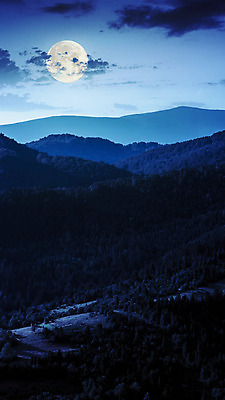 포토 JPG 해외이미지 하늘 산 풍경 사람없음 야외 파란색 보름달 달 야간 해외202004 해외포토 자연요소 컬러 파일형식 이미지허브