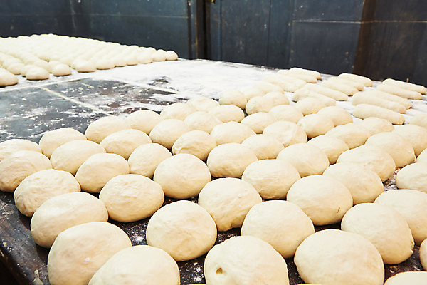 포토 JPG 해외이미지 전통 접시 음식 재료 탁자 요리 사람없음 목재 쿠키 케이크 상점 주방 식사 빵집 흰색 신선 작업실 닫기 달콤 제조 가루 굽기 가득함 준비 날것 상승 반죽 밀가루 수공예 옛날 페스츄리 핸드메이드 해외202004 해외포토 나무 식기 빵 컬러 가구 컨셉 모션 디저트 맛 공예 구이 파일형식 이미지허브