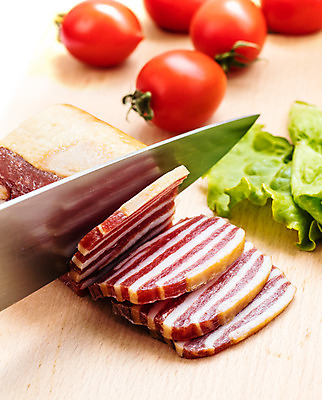 포토 JPG 해외이미지 전통 음식 조각 백그라운드 토마토 재료 건조 육류 돼지고기 요리 사람없음 목재 식사 저녁식사 샐러드 소고기 신선 소시지 칼 맛 아침식사 상품 상추 자르기 먹기 향신료 슬라이스 칼로리 시트 훈제 점심식사 살라미 해로움 해외202004 해외포토 나무 컨셉 채소 식재료 모션 가공식품 향미료 파일형식 이미지허브