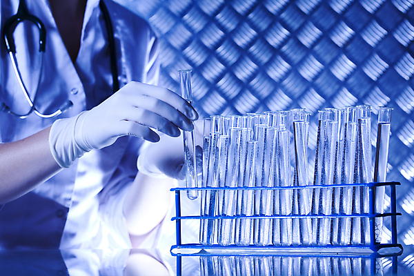 포토 JPG 해외이미지 여자 청진기 실내 실험 한명 들기 상반신 성인 앞모습 액체 화학 실험실 과학자 시험관 파란배경 화학실험 시험관대 성인여자한명만 해외202004 해외포토 직업 1 뷰포인트 과학 백그라운드 의료기기 모션 실험기구 사람 내부 파란색 학자 여자한명만 성인여자만 파일형식 이미지허브