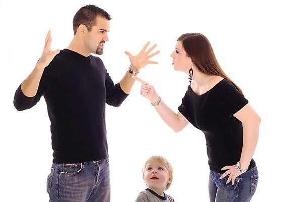 포토 JPG 해외이미지 커플 여자 남자 행복 아들 어린이 가족 관계 결혼식 엄마 남편 스트레스 함께함 사랑 미소 사람 세명 외침 신혼여행 분노 짜증 아내 속임수 아빠 충돌 상담 싸움 문제 테라피 고립 비명 이혼 제어 헬프 해외202004 해외포토 감정 결혼 컨셉 모션 표정 뷰티 소리 도움 파일형식 이미지허브