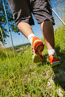 포토 JPG 해외이미지 라이프스타일 여자 길 스포츠 여행 신발 컨셉 자국 모션 발 휴식 거리 건강 사람 사람없음 야외 여름 달리기 조깅 운동 걷기 힘 봄 소프트포커스 숲 오솔길 달리기선수 블러 크로스컨트리 하이커 해외202004 해외포토 계절 촬영기법 생활 신체부위 육상선수 파일형식 이미지허브