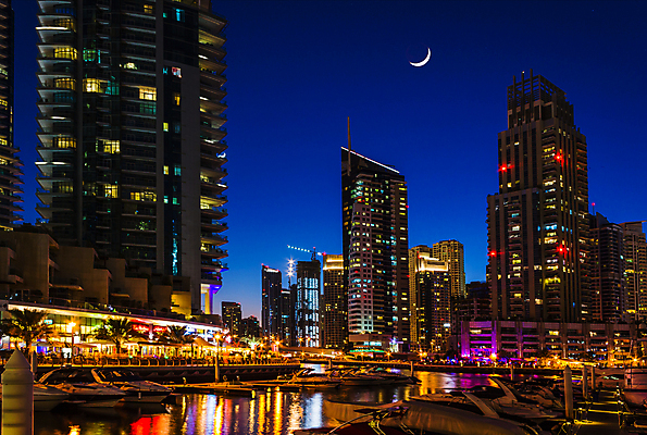 포토 JPG 해외이미지 야경 하늘 사람없음 야외 건물 도시풍경 고층빌딩 도시 우아함 도심 아라비아 아랍에미리트 두바이 해외202004 해외포토 건축물 컨셉 중동 풍경 빌딩 야간 파일형식 풍경_경치 이미지허브