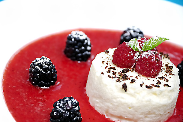 포토 JPG 해외이미지 열매 과일 딸기 디저트 치즈 사람없음 달콤 크림 산딸기 푸딩 블랙베리 바닐라 해외202004 해외포토 식물 음식 유제품 맛 파일형식 이미지허브