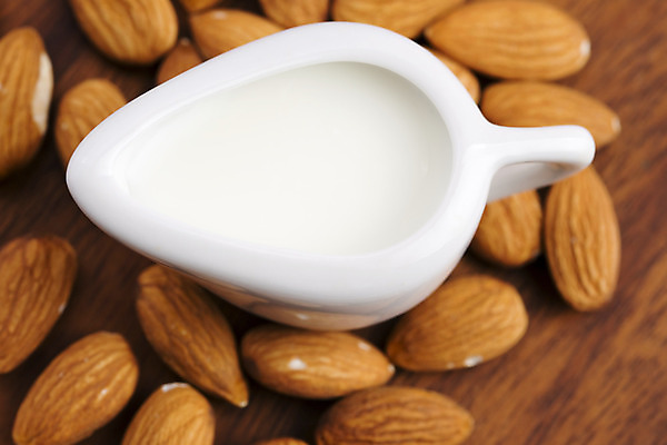 포토 JPG 해외이미지 음료 음식 재료 유리 탁자 유제품 사람없음 갈색 우유 견과류 흰색 시골 투명 그룹 받침대 유기농 정사각형 아몬드 건강식 대각선 대두 채식주의자 해외202004 비건음식 해외포토 도형 웰빙 선 컬러 가구 재질 채식 파일형식 비건 이미지허브