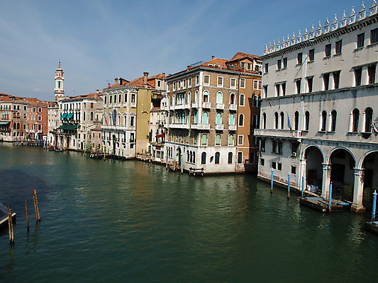 포토 JPG 해외이미지 여행 사람없음 건물 이탈리아 궁전 보트 곤돌라 지중해 수로 운하 베네치아 해외202004 해외포토 건축물 유럽 바다 고건축 배_교통 파일형식 이미지허브