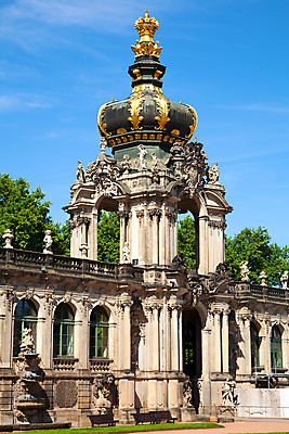 포토 JPG 해외이미지 공원 유럽 독일 사람없음 장식 파란색 궁전 역사 극장 묘사 분수 박물관 사암 동쪽 바로크 옛날 오페라 스타일 개조 해외202004 해외포토 공공시설 나라 컬러 고건축 돌_바위 방향 파일형식 이미지허브