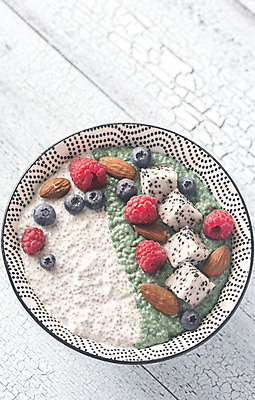 포토 JPG 해외이미지 열매 음식 백그라운드 다이어트 과일 재료 부분 디저트 건강 요리 씨앗 사람없음 목재 빨간색 초록색 컬러풀 우유 견과류 흰색 용 신선 사발 닫기 달콤 정상 낟알 먹기 유기농 질감 블루베리 산딸기 아몬드 푸딩 요거트 보충 단백질 스무디 요구르트 슈퍼푸드 해외202004 해외포토 나무 식물 웰빙 음료 컬러 모션 유제품 사기그릇 맛 건강식품 영양소 파일형식 이미지허브