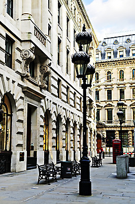 포토 JPG 해외이미지 영어 유럽 도로 길 여행 가로등 벤치 건축양식 표면 영국 잉글랜드 새로움 거리 아파트 주택 사람없음 건물 빨간색 상자 도시풍경 맑음 바위 도시 보행자 보행로 전화기 런던 질감 장면 타운 연립주택 부스 땅바닥 옛날 왕국 줄서기 해외202004 해외포토 문자 건축물 공공시설 건축 나라 컬러 컨셉 의자 교통시설 모션 날씨 바닥 풍경 돌_바위 파일형식 이미지허브