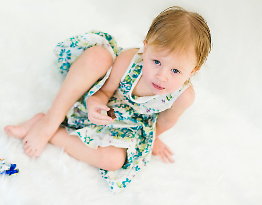 포토 JPG 해외이미지 1 라이프스타일 여자 행복 얼굴 어린이 음식 백그라운드 사탕 한명 사람 카펫 흰색 표현 아기 입 달콤 작음 만족 걸음마 고립 지능 천진난만 해외202004 해외포토 감정 컬러 컨셉 모션 디저트 생활 신체부위 맛 크기 파일형식 이미지허브