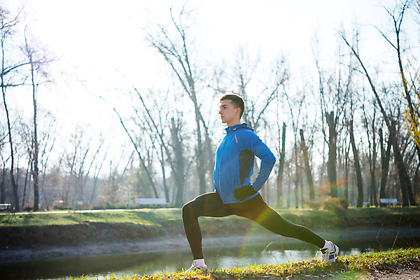 포토 JPG 해외이미지 라이프스타일 공원 남자 건강 한명 사람 성인 야외 달리기 조깅 운동 맑음 스트레칭 연습 성인남자한명만 해외202004 해외포토 1 공공시설 모션 날씨 생활 남자한명만 성인남자만 파일형식 이미지허브
