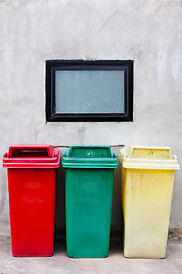 포토 JPG 해외이미지 종이 지구 벽 창문 사람없음 세로 상자 컬러풀 우주 환경 검은색 재활용 덮개 쓰레기통 도시 오픈 바퀴 던지기 캔 보호 쓰레기 폐기물 플라스틱 거절 청소 수집 버리기 심볼 오브젝트 싱글 낭비 바이오 생태학 소셜 줄서기 캡모자 해외202004 해외포토 모자_잡화 교육 컬러 컨셉 모션 재질 뚜껑 친환경 파일형식 이미지허브