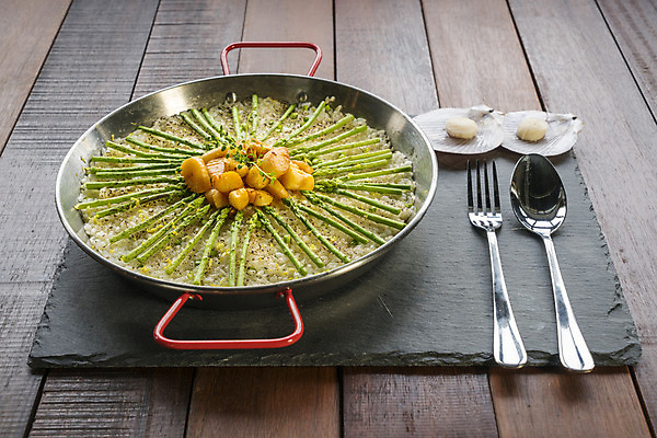 포토 JPG 해외이미지 접시 음식 재료 연체동물 실내 건강 요리 사람없음 인테리어 식사 튀김 닫기 레몬 해산물 아스파라거스 홍합 가리비 리조또 영양분 정물화 채식주의자 해외202004 해외포토 식기 디자인 채소 과일 모션 조개 어패류 무척추동물 내부 그림 채식 파일형식 이미지허브