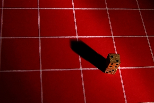 포토 JPG 해외이미지 디자인 스포츠 조각 백그라운드 컨셉 놀이 탁자 성공 설계 흑백 서기 사람없음 목재 빛 세트 금속 검은색 경쟁 장비 견과류 게임 흰색 클래식 체스말 체스 닫기 계획 왕 시작 싸움 볼트 체스판 전략 여왕 오리지널 해외202004 해외포토 나무 컬러 가구 재료 모션 재질 촬영기법 공구 말_게임 파일형식 이미지허브