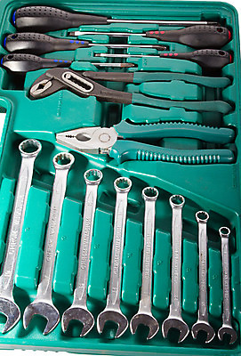 포토 JPG 해외이미지 백그라운드 새로움 사람없음 초록색 세트 금속 검은색 장비 흰색 공구 나사 스패너 그룹 수리 망치 오브젝트 클립 펜치 엘리먼트 해외202004 해외포토 컬러 컨셉 재질 도구 파일형식 이미지허브